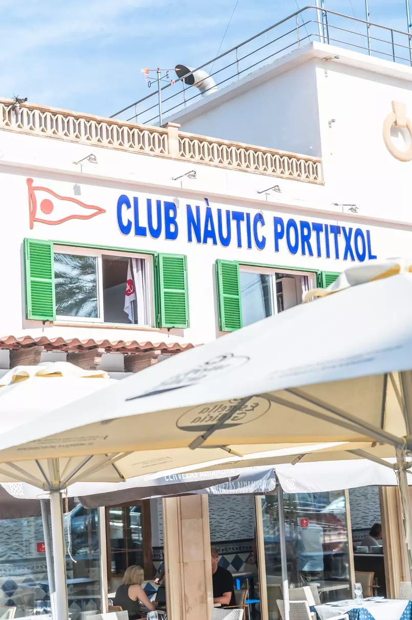 Equipo club nautico